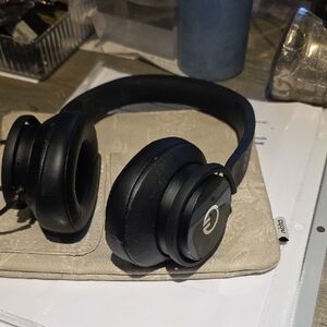 Muzik One Black Headphones Plus Pouch